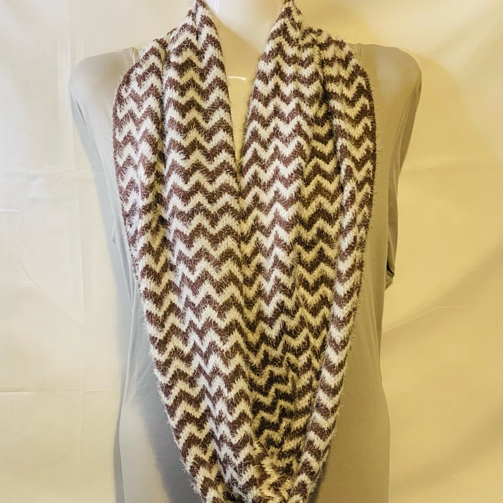 Fuzzy Chevron Pattern Scarf Brown